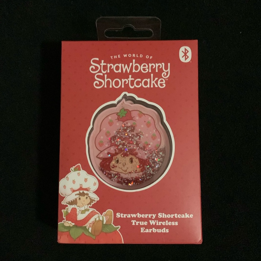 NWT Strawberry Shortcake Wireless Earbuds Bluetooth